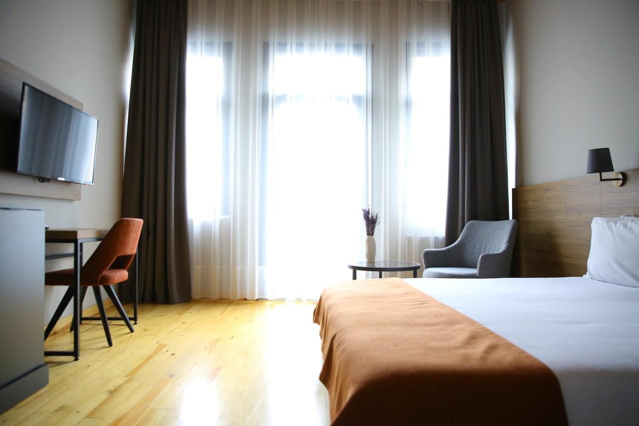 Deluxe Double Room Balcony,1330058873:JPEG