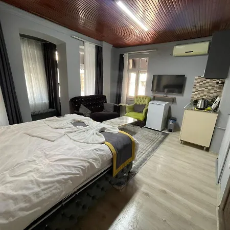 Taksim Red Suite-3